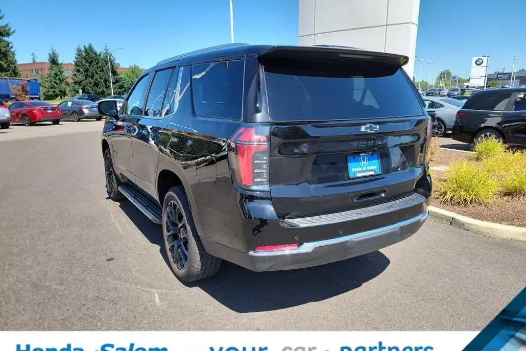2025 Chevrolet Tahoe LS photo 1