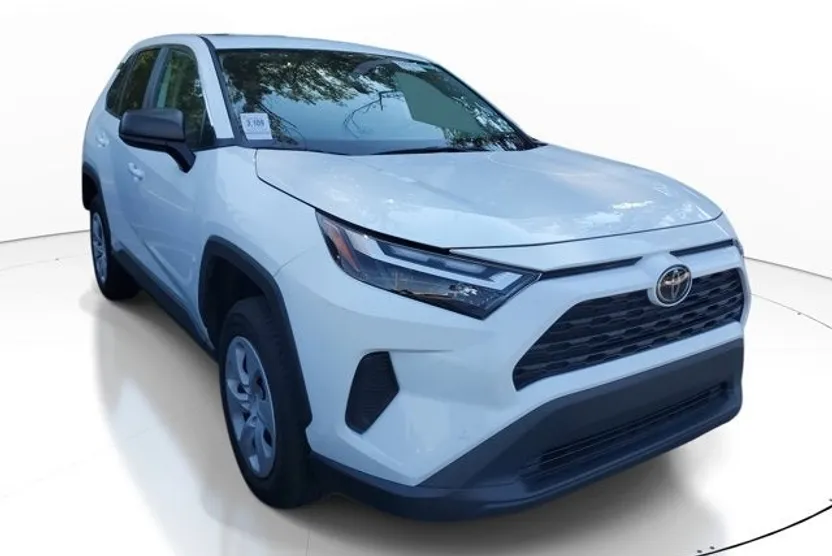 2024 Toyota RAV4 LE photo 1