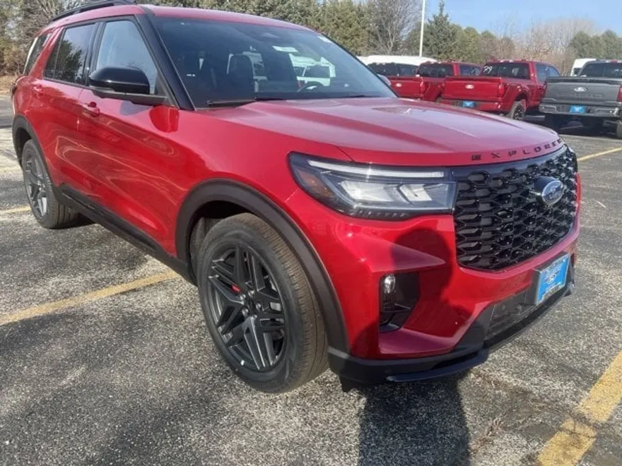 2025 Ford Explorer ST photo 1