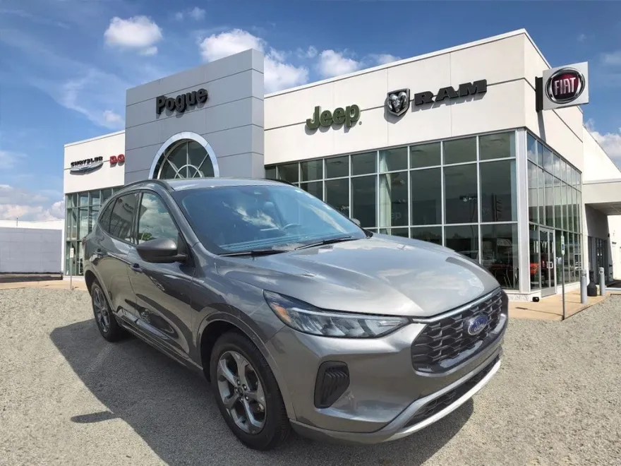 2024 Ford Escape ST-Line photo 1