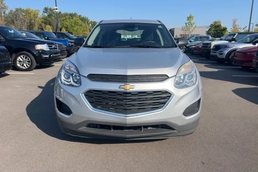 2016 Chevrolet Equinox LS photo 1