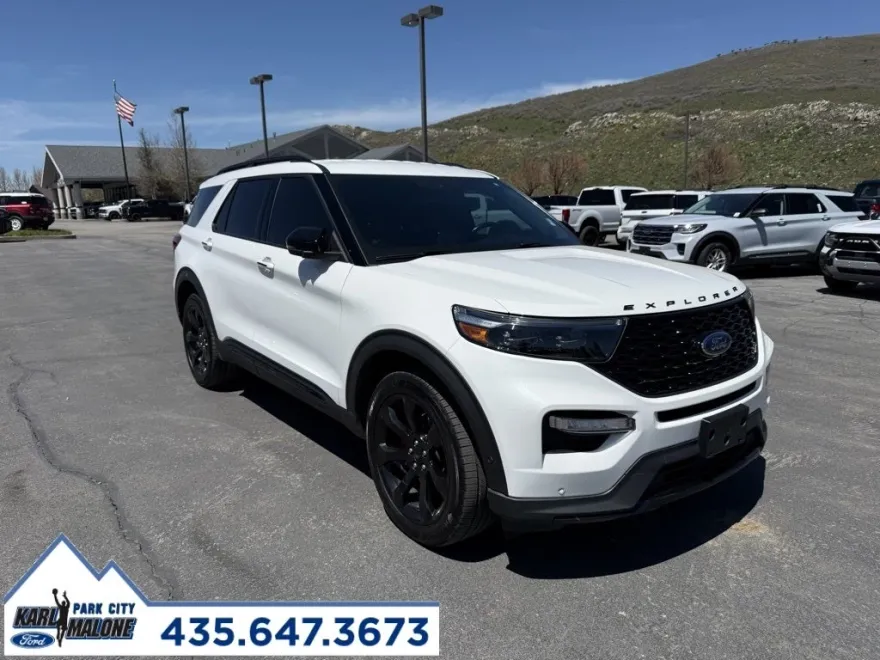 2022 Ford Explorer ST photo 1