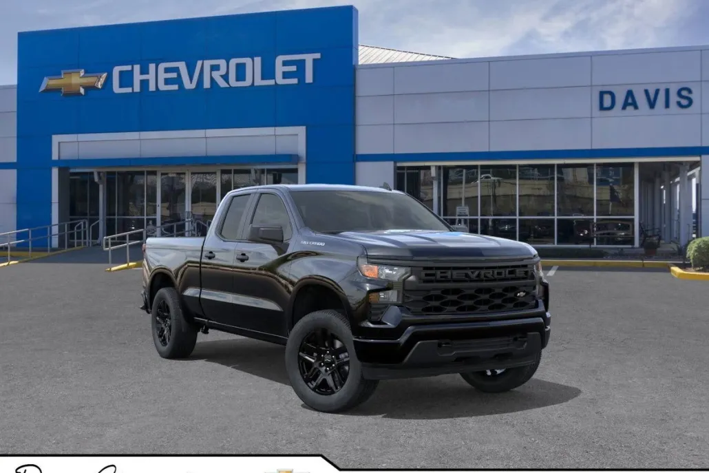 2026 Chevrolet Silverado 1500 Custom photo 1
