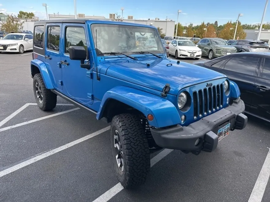 2016 Jeep Wrangler Unlimited Sahara photo 1
