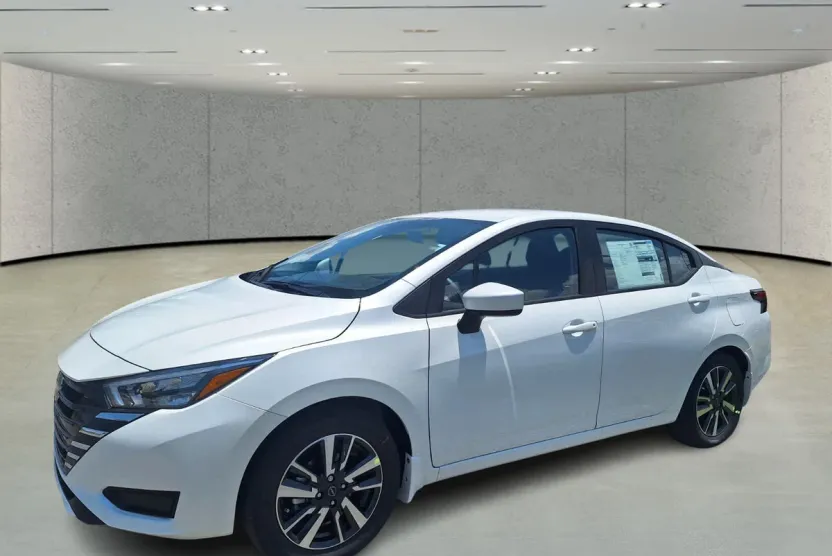 2025 Nissan Versa SV photo 1