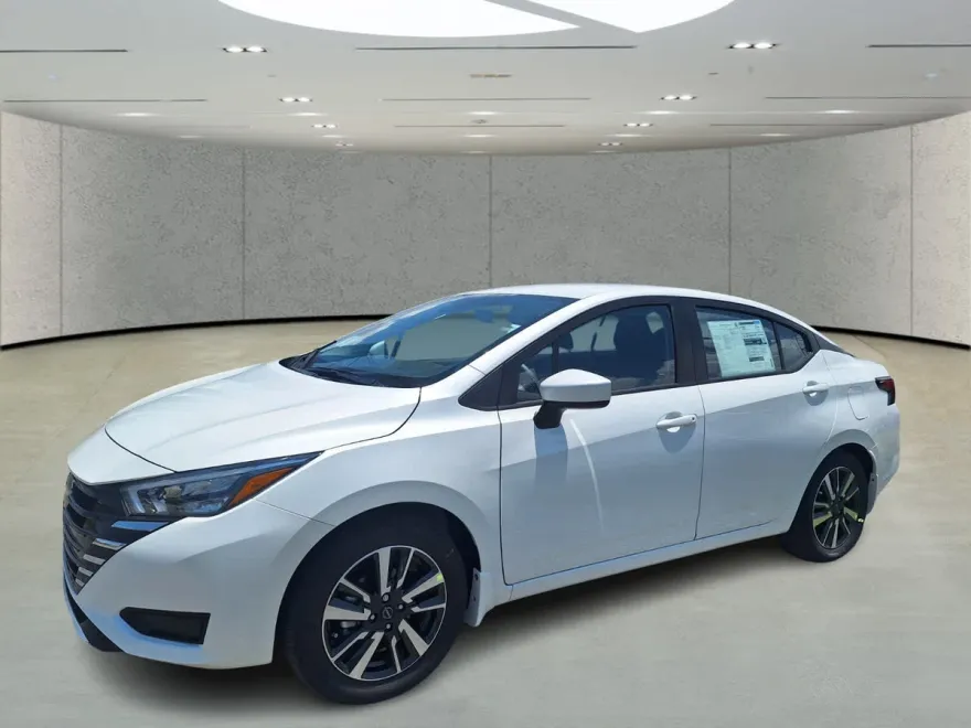 2025 Nissan Versa SV photo 1