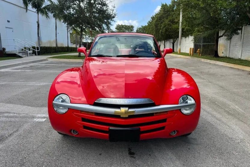 2004 Chevrolet SSR Base photo 1