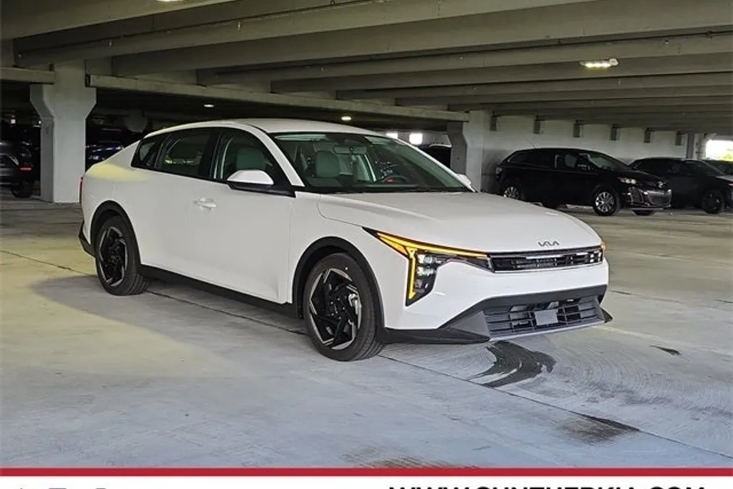 2025 Kia K4 EX photo 1