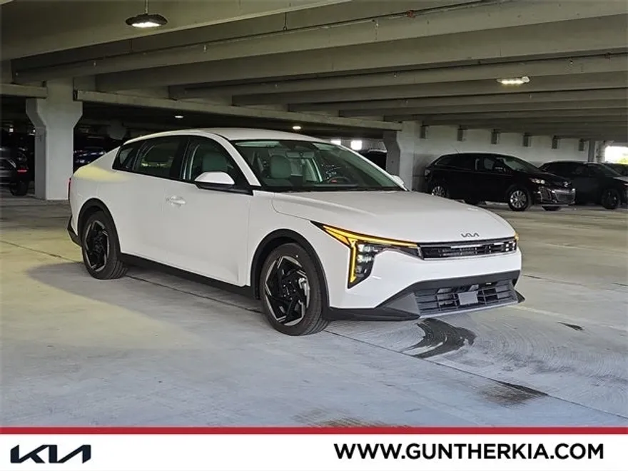 2025 Kia K4 EX photo 1