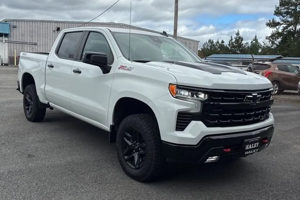 2023 Chevrolet Silverado 1500 LT Trail Boss photo 1