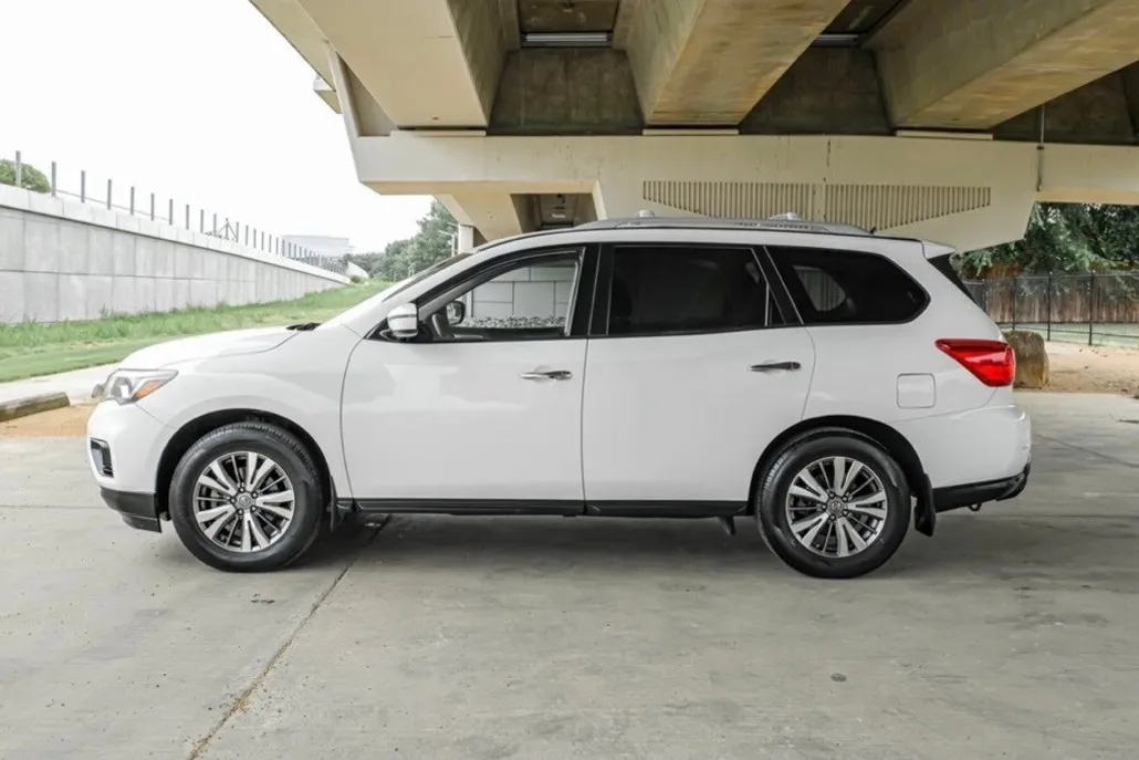 2018 Nissan Pathfinder S photo 1