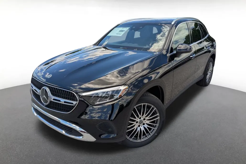 2025 Mercedes Benz GLC 300 4MATIC photo 1