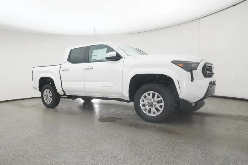 2025 Toyota Tacoma SR5 photo 1