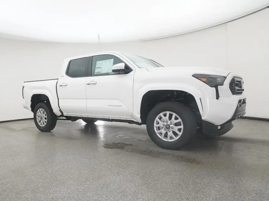 2025 Toyota Tacoma SR5 photo 1