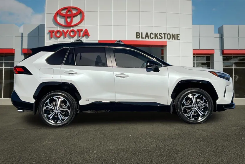 2025 Toyota RAV4 Hybrid XSE photo 1