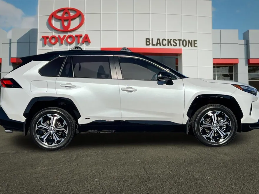 2025 Toyota RAV4 Hybrid XSE photo 1
