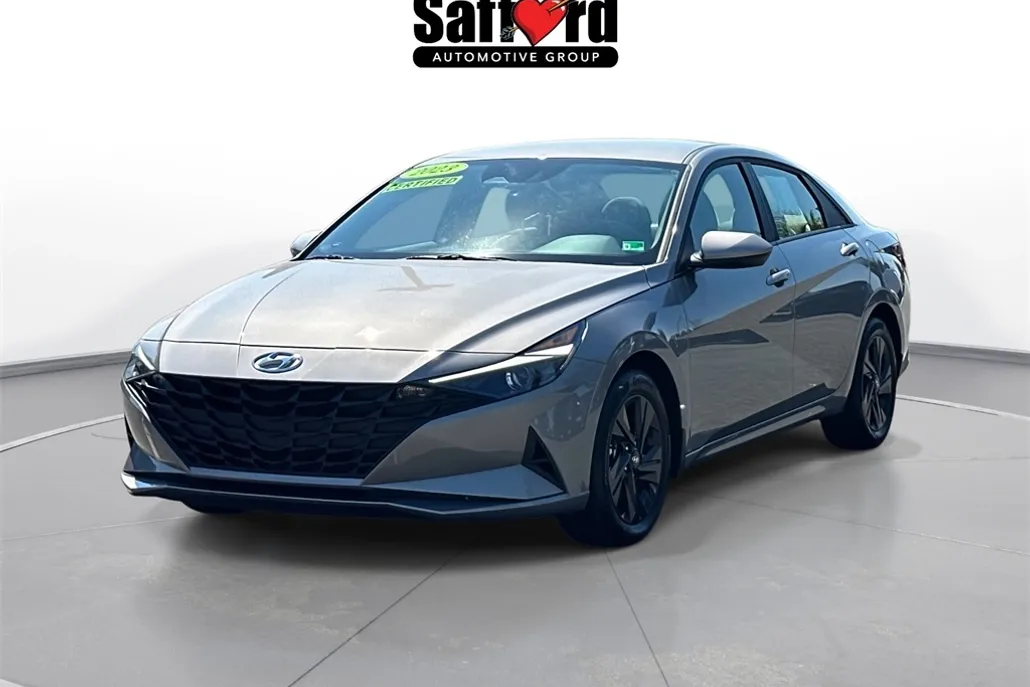 2023 Hyundai Elantra SEL photo 1