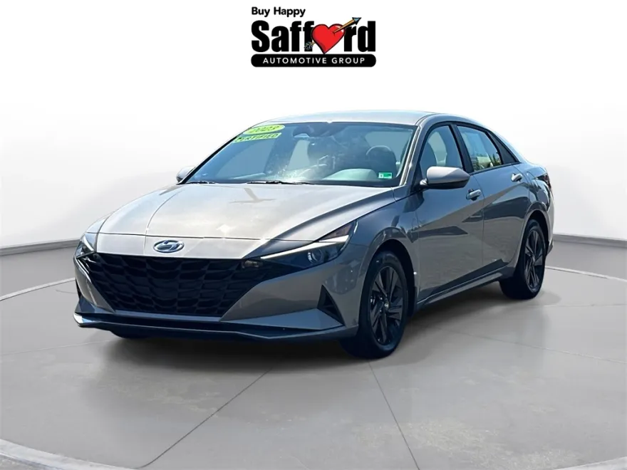 2023 Hyundai Elantra SEL photo 1