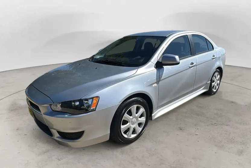 2014 Mitsubishi Lancer ES photo 1
