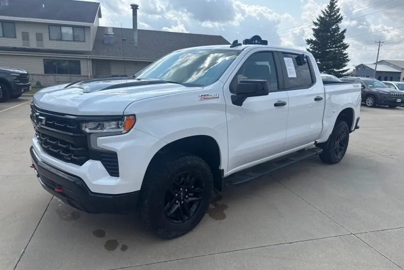 2023 Chevrolet Silverado 1500 LT Trail Boss photo 1