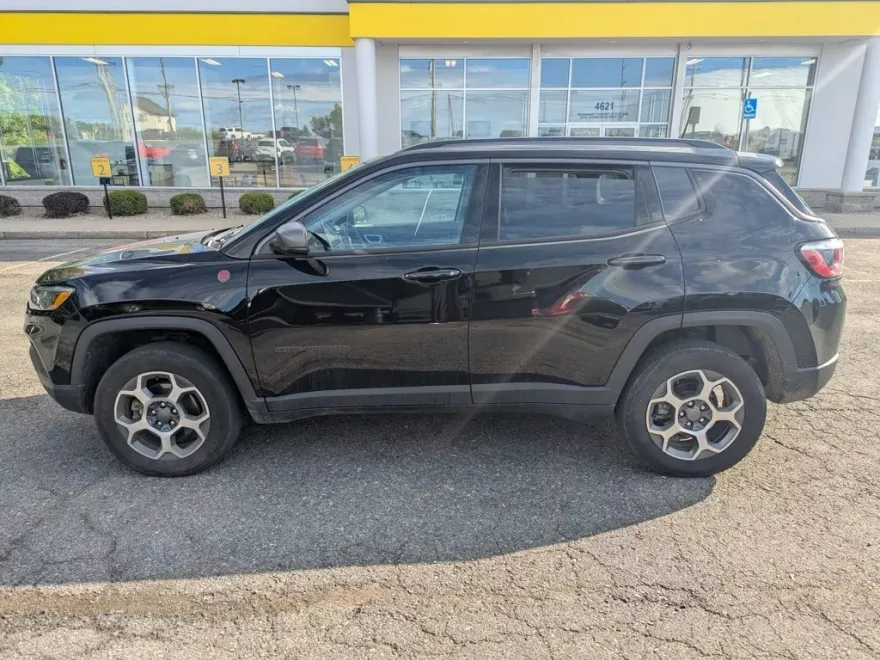 2022 Jeep Compass Trailhawk photo 1