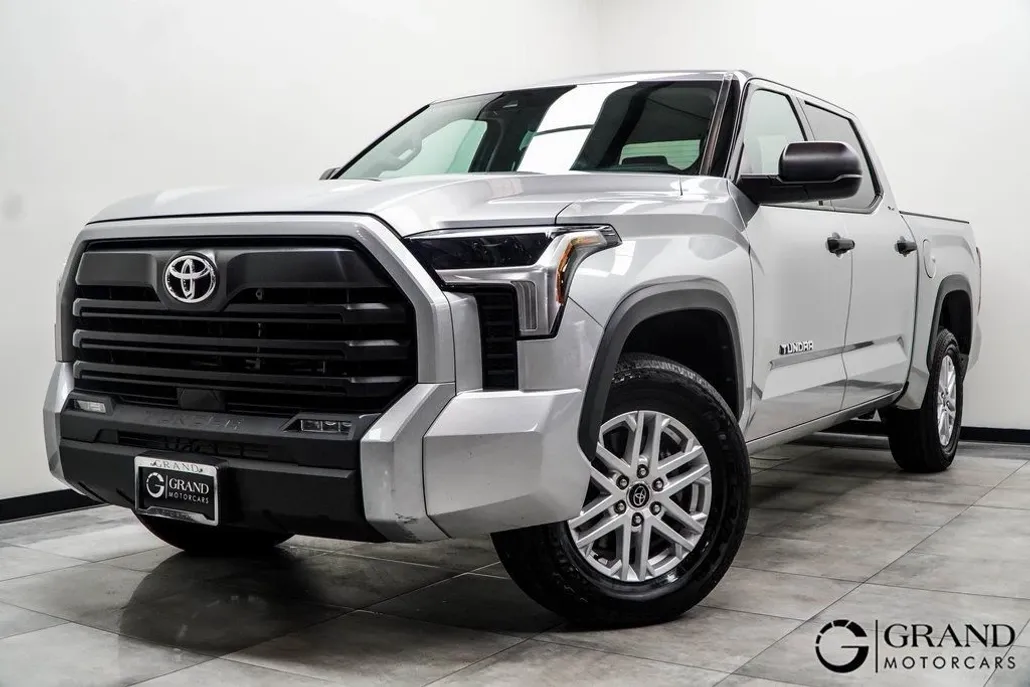 2022 Toyota Tundra SR5 photo 1