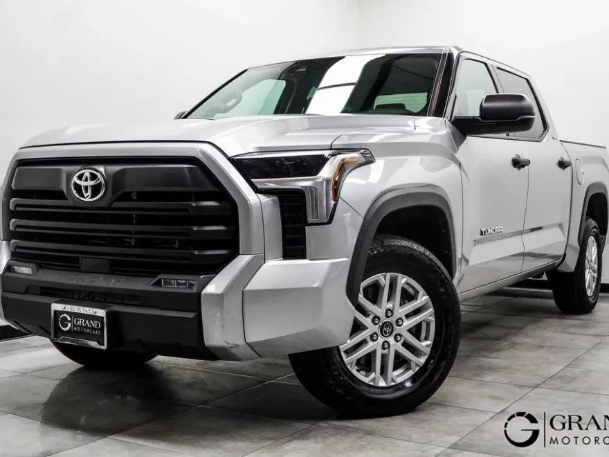 2022 Toyota Tundra SR5 photo 1