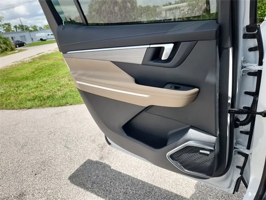 2025 Buick Enclave Preferred photo 1
