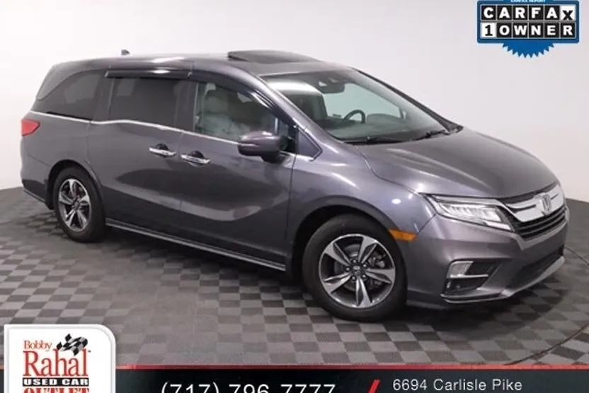 2018 Honda Odyssey Touring photo 1