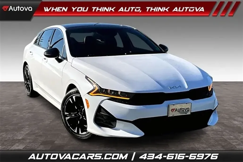 2023 Kia K5 GT-Line photo 1
