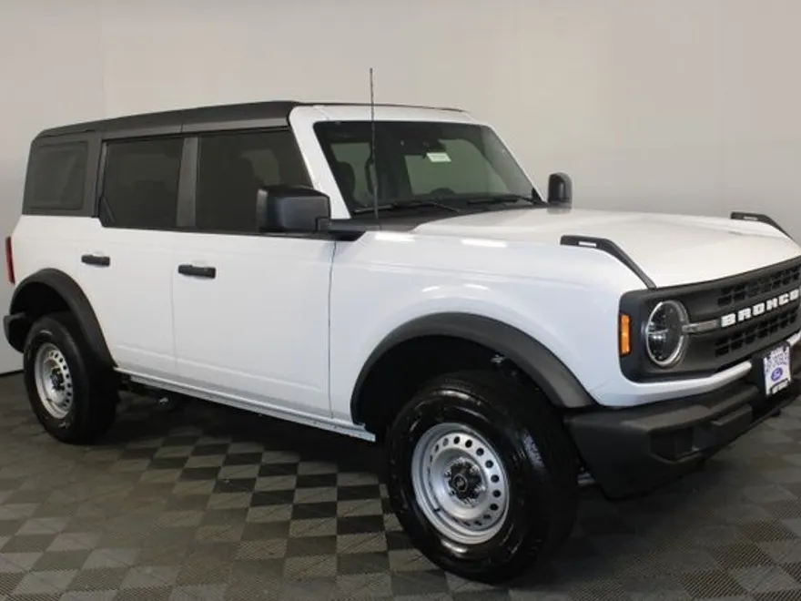 2025 Ford Bronco Base photo 1