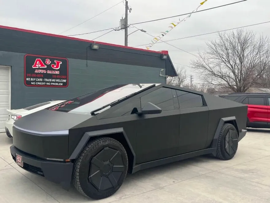 2024 Tesla Cybertruck Cyberbeast photo 1