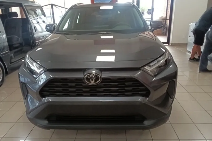 2025 Toyota RAV4 Hybrid XLE photo 1