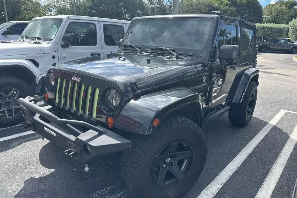 2012 Jeep Wrangler Sahara photo 1