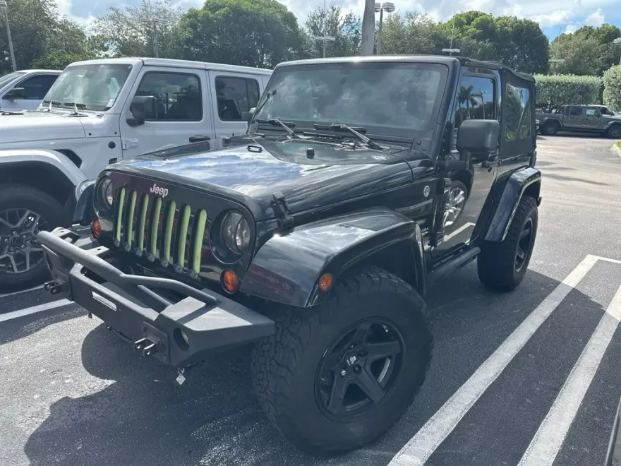 2012 Jeep Wrangler Sahara photo 1