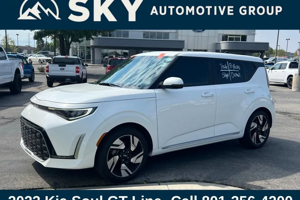 2023 Kia Soul GT-Line photo 1