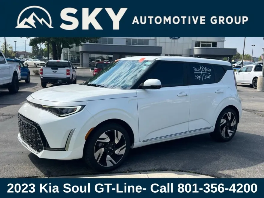 2023 Kia Soul GT-Line photo 1