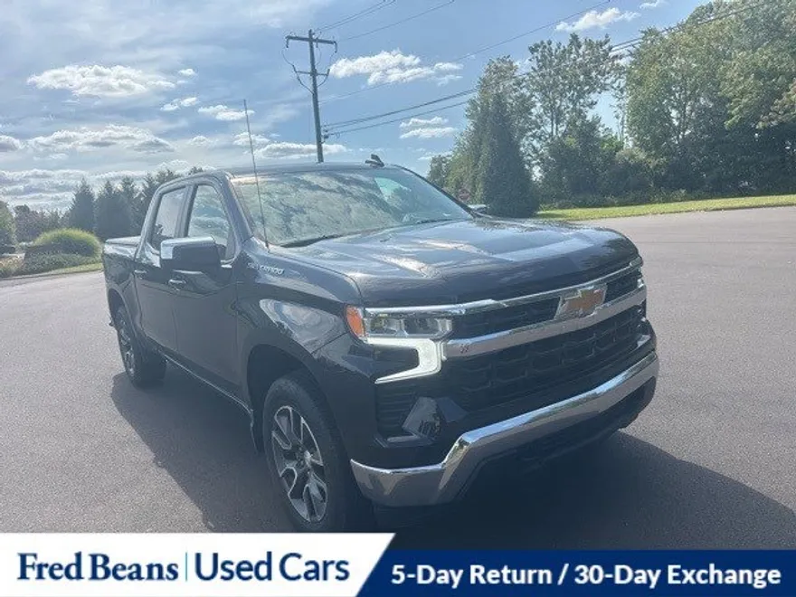 2022 Chevrolet Silverado 1500 LT photo 1