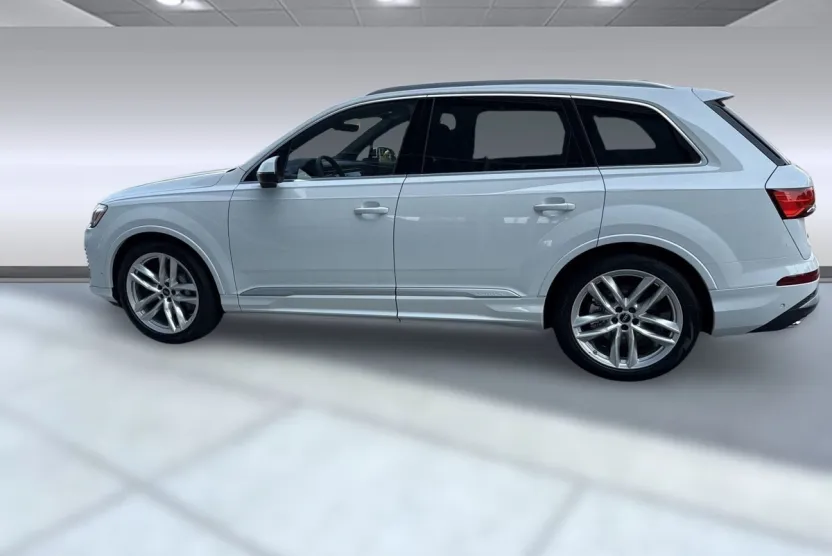 2025 Audi Q7 55 Premium Plus photo 1
