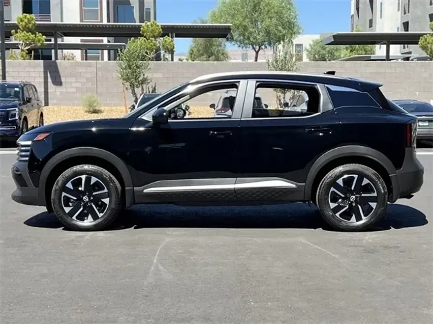 2025 Nissan Kicks SV photo 1