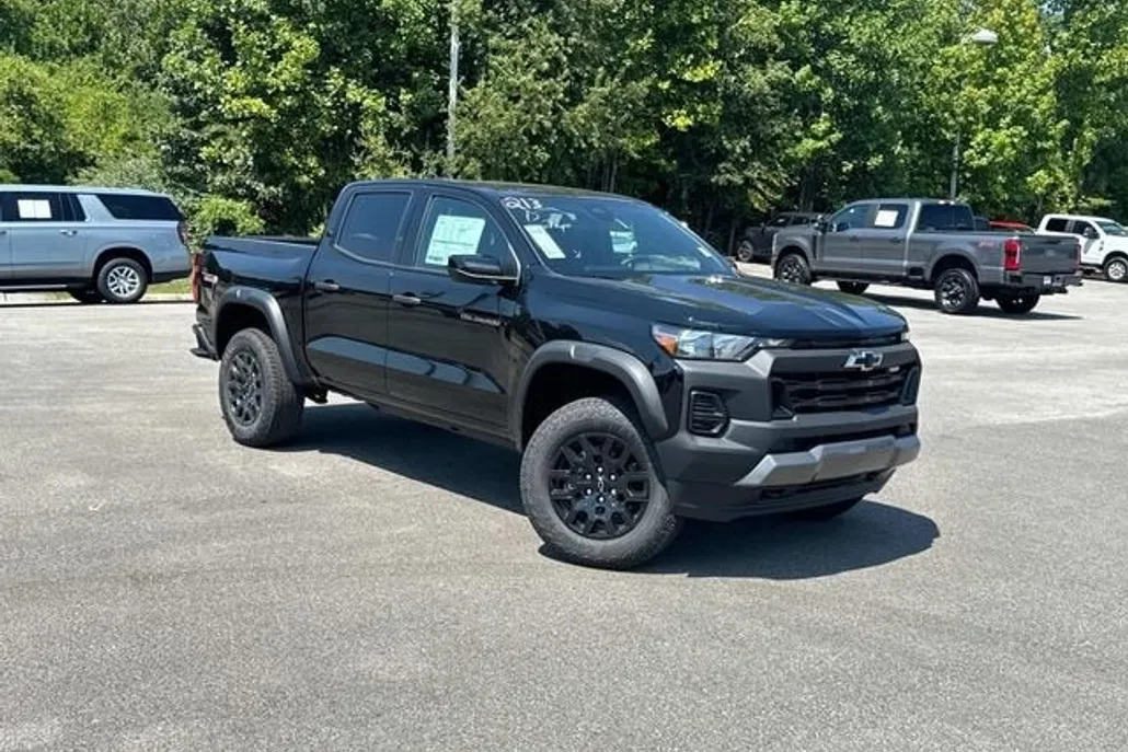 2026 Chevrolet Colorado Trail Boss photo 1