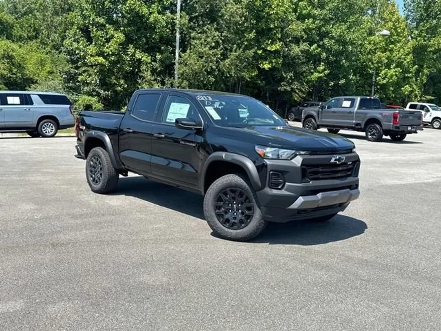 2026 Chevrolet Colorado Trail Boss photo 1