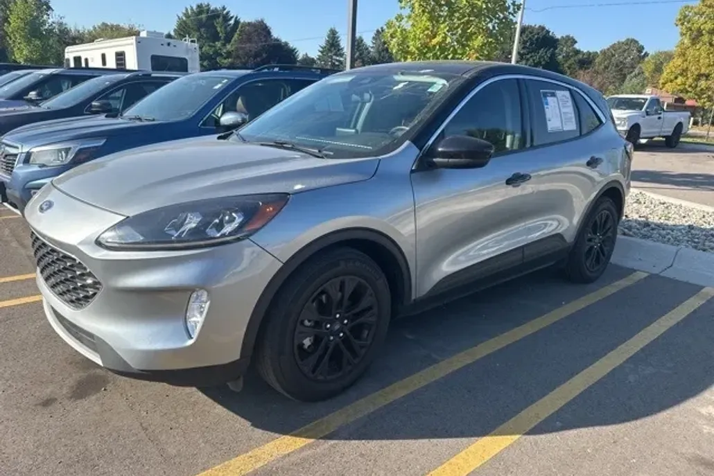 2022 Ford Escape SEL photo 1