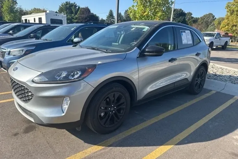 2022 Ford Escape SEL photo 1