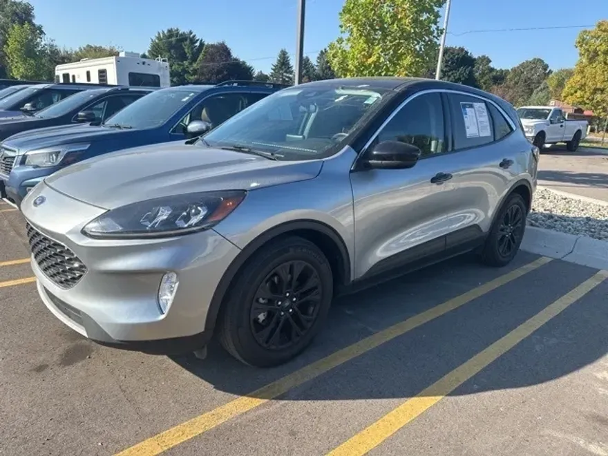 2022 Ford Escape SEL photo 1