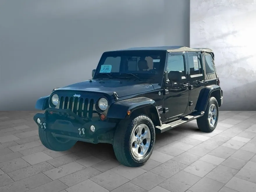 2013 Jeep Wrangler Unlimited Sahara photo 1