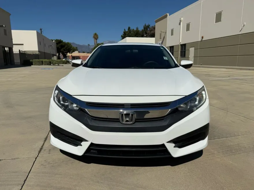 2018 Honda Civic EX photo 1