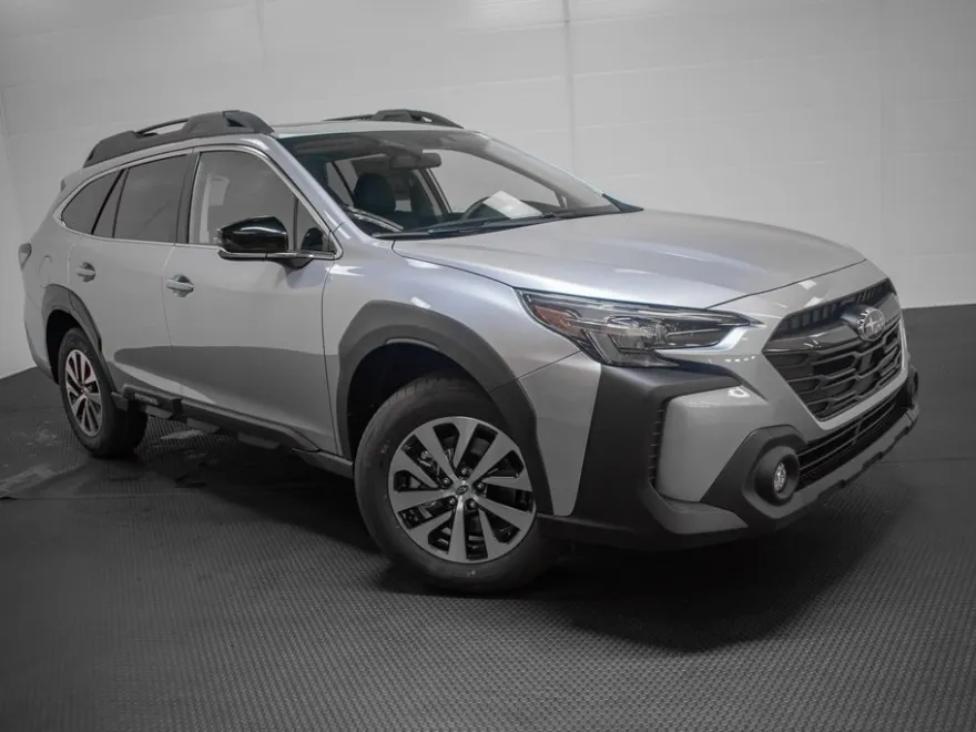2025 Subaru Outback Premium photo 1