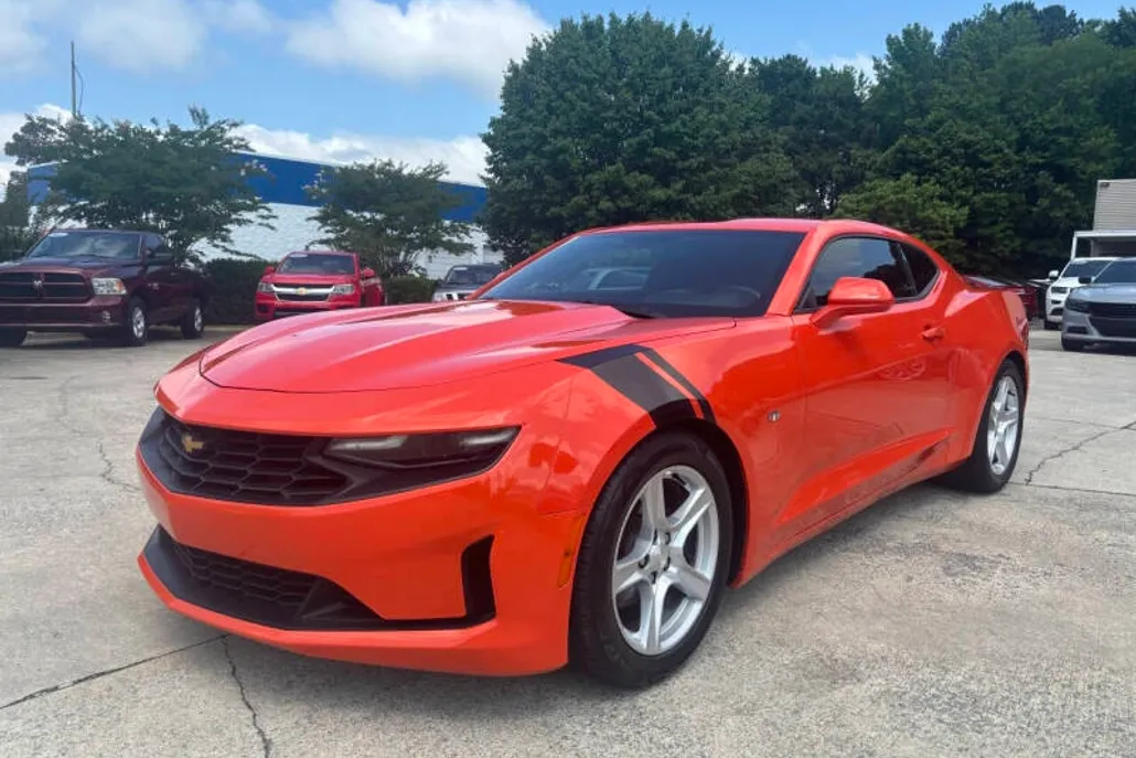 2019 Chevrolet Camaro Coupe 1LT photo 1