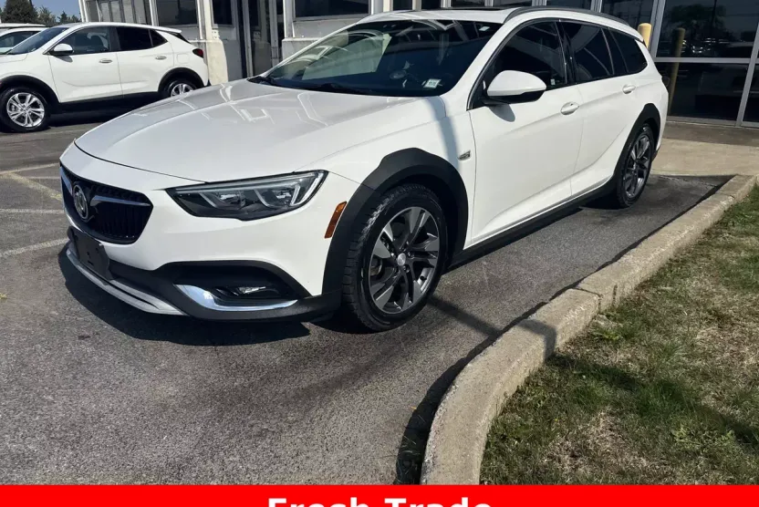 2018 Buick Regal TourX Preferred photo 1